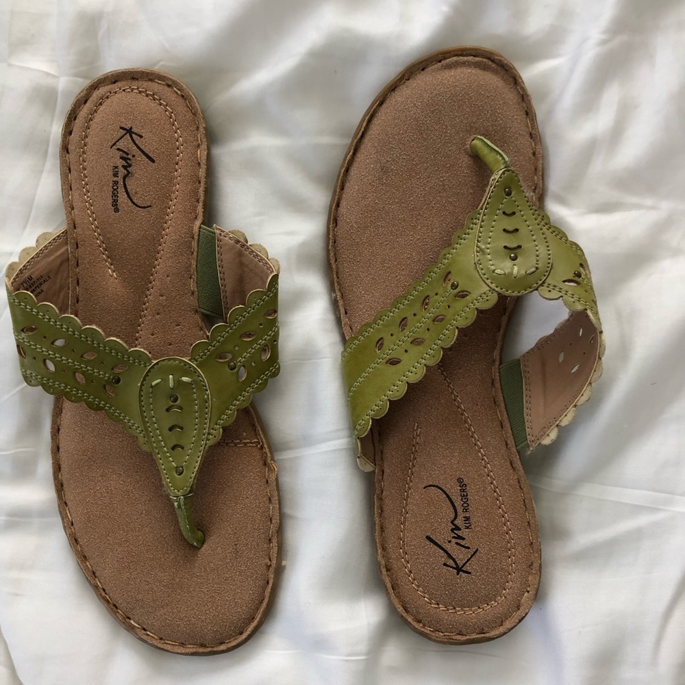 Kim Rogers flat leather green sandals